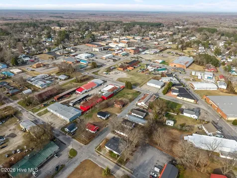 300 S Pearl Street Williamston NC 27892