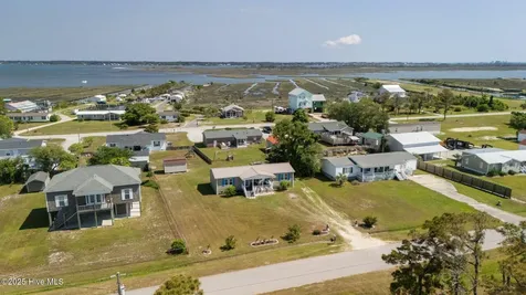 139 Diamond City Drive Harkers Island NC 28531