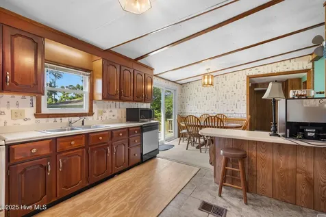 118 Diamond City Drive Harkers Island NC 28531