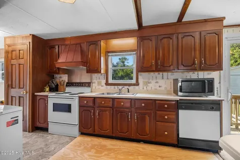118 Diamond City Drive Harkers Island NC 28531