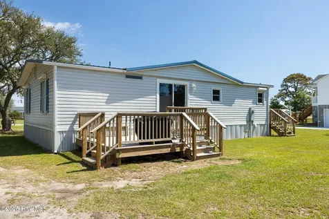 118 Diamond City Drive Harkers Island NC 28531