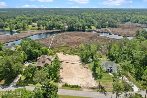 240 White Oak Bluff Road Stella NC 28582