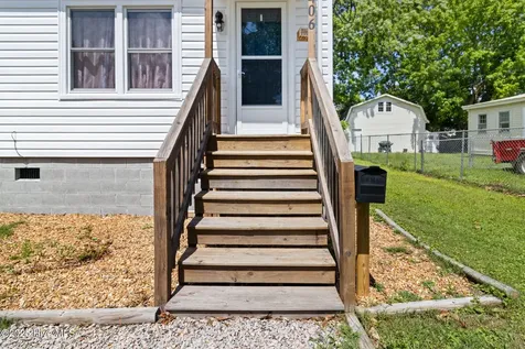 406 Walnut Street Elizabeth City NC 27909