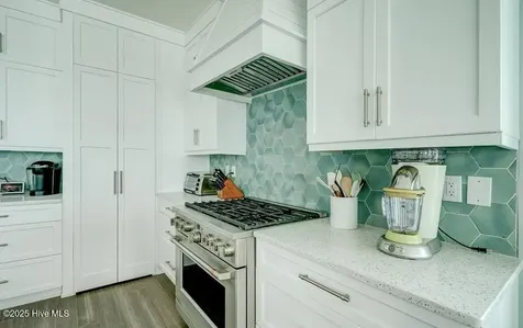30 Porpoise Place North Topsail Beach NC 28460