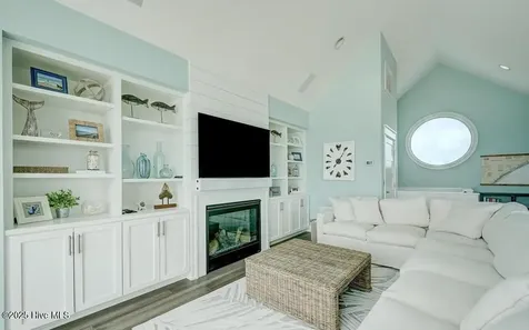 30 Porpoise Place North Topsail Beach NC 28460