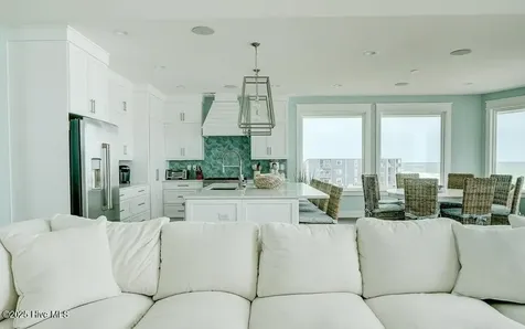30 Porpoise Place North Topsail Beach NC 28460