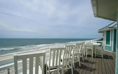 30 Porpoise Place North Topsail Beach NC 28460