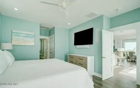 30 Porpoise Place North Topsail Beach NC 28460