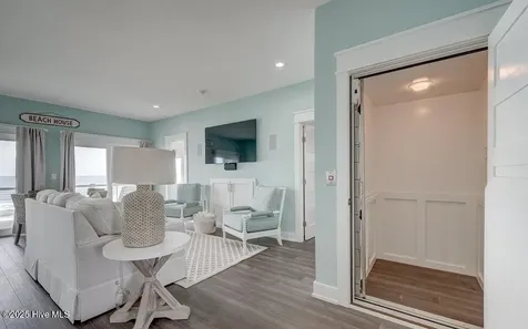 30 Porpoise Place North Topsail Beach NC 28460
