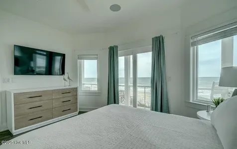 30 Porpoise Place North Topsail Beach NC 28460