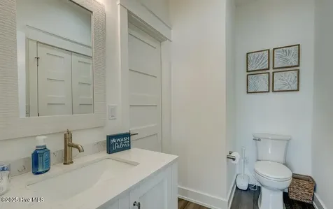 30 Porpoise Place North Topsail Beach NC 28460
