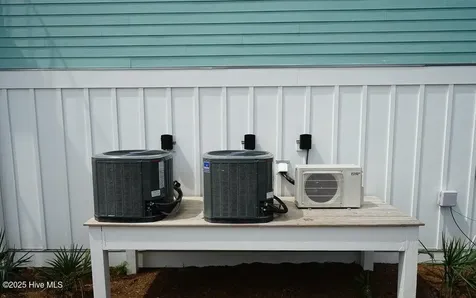 30 Porpoise Place North Topsail Beach NC 28460