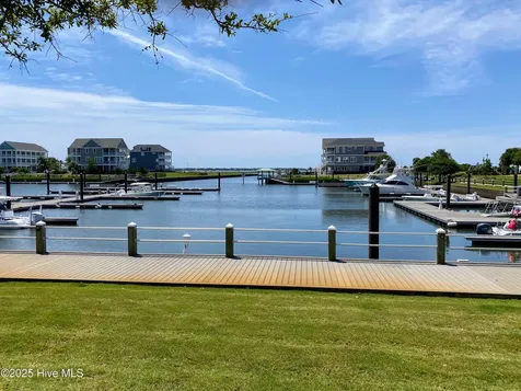 818 Cannonsgate Drive Newport NC 28570