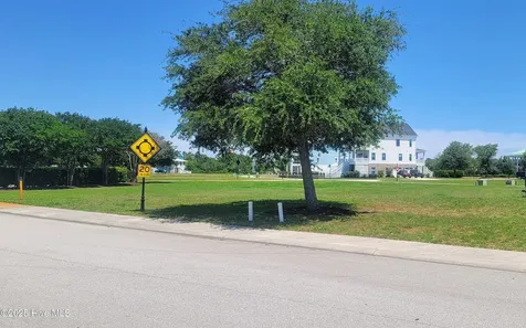 818 Cannonsgate Drive Newport NC 28570