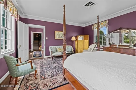 121 W King Street Edenton NC 27932