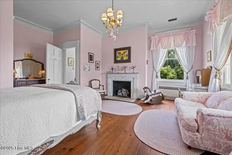 121 W King Street Edenton NC 27932