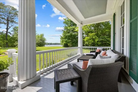 121 W King Street Edenton NC 27932
