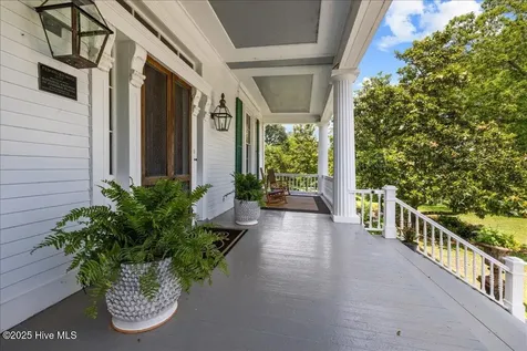 121 W King Street Edenton NC 27932