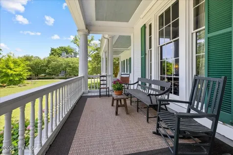 121 W King Street Edenton NC 27932
