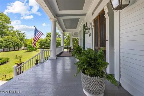 121 W King Street Edenton NC 27932