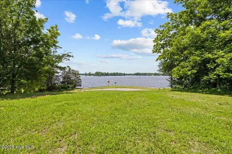 121 W King Street Edenton NC 27932