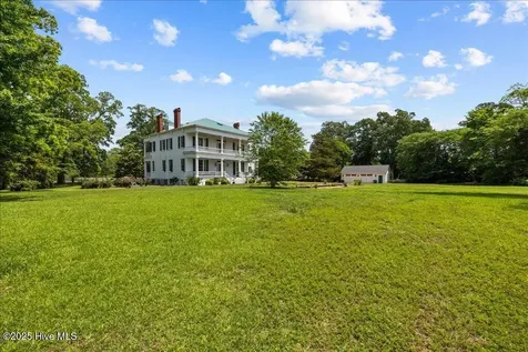 121 W King Street Edenton NC 27932