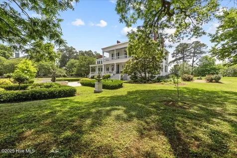 121 W King Street Edenton NC 27932
