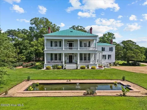 121 W King Street Edenton NC 27932