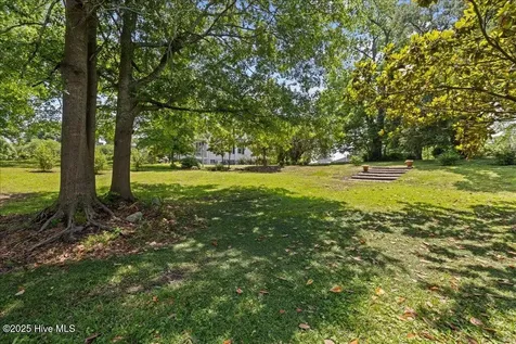 121 W King Street Edenton NC 27932