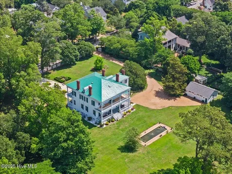 121 W King Street Edenton NC 27932