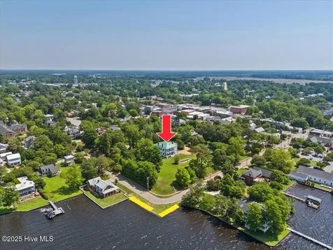 121 W King Street Edenton NC 27932