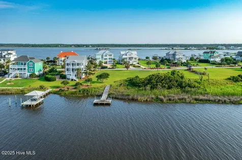 15 Sailview Drive North Topsail Beach NC 28460