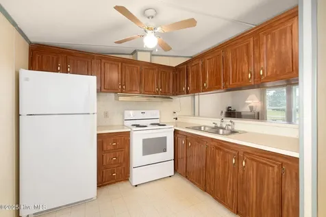 100 Lindsey Court Beaufort NC 28516