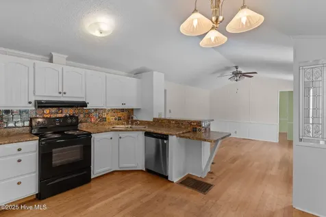 4243 Main Sail Street SE Southport NC 28461