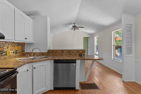4243 Main Sail Street SE Southport NC 28461