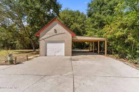 4243 Main Sail Street SE Southport NC 28461