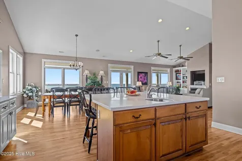 1608 Ocean Drive Emerald Isle NC 28594