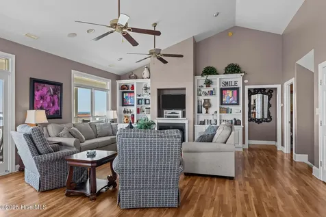 1608 Ocean Drive Emerald Isle NC 28594