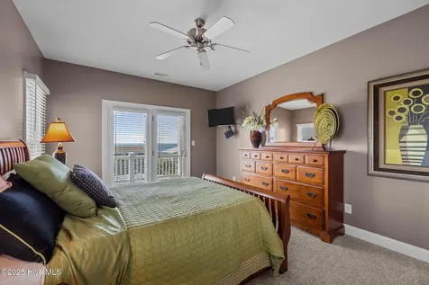1608 Ocean Drive Emerald Isle NC 28594