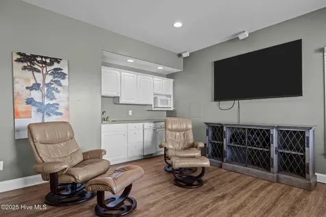 1608 Ocean Drive Emerald Isle NC 28594