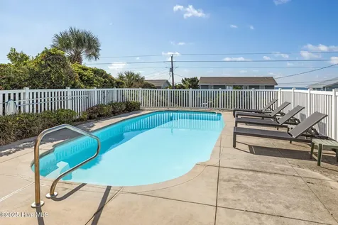 1608 Ocean Drive Emerald Isle NC 28594