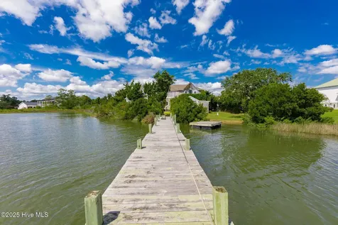 102 Gibbs Circle Beaufort NC 28516
