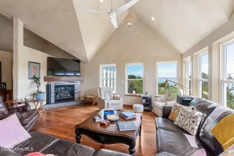102 Gibbs Circle Beaufort NC 28516