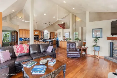 102 Gibbs Circle Beaufort NC 28516