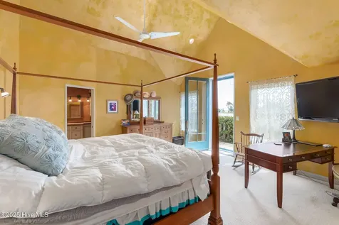 102 Gibbs Circle Beaufort NC 28516