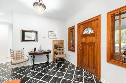 102 Gibbs Circle Beaufort NC 28516