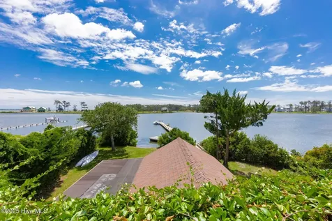 102 Gibbs Circle Beaufort NC 28516