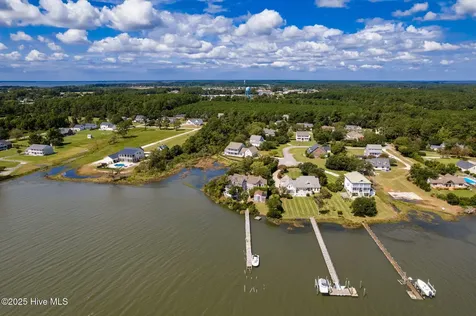 102 Gibbs Circle Beaufort NC 28516