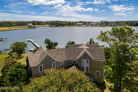102 Gibbs Circle Beaufort NC 28516
