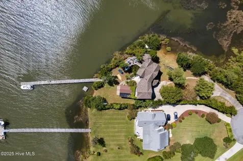 102 Gibbs Circle Beaufort NC 28516